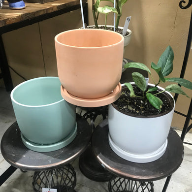 Soft colors ceramic planter with attached saucer | 5.5