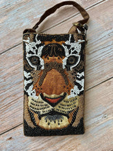 Load image into Gallery viewer, Tiger Face Hand Beaded Fashion Cell Phone Bag Purse Crossbody