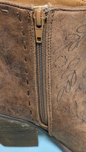 Load image into Gallery viewer, Very G Sophia Tan Western Style Boots with Floral Design