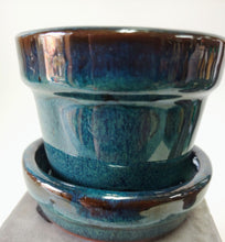 Load image into Gallery viewer, Cute small Planter 2.5&quot; Pot with Drainage and Attached Saucer