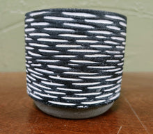 Load image into Gallery viewer, Mini modern design Black and White Succulent planter Pot