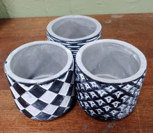 Load image into Gallery viewer, Mini modern design Black and White Succulent planter Pot