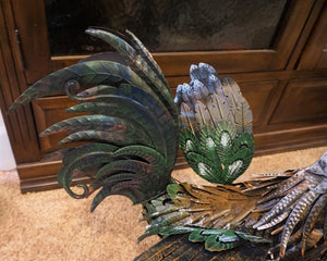 Large metal iron rooster - Amazing color and details Garden Decor Chicken Green wings out