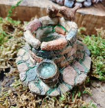 Load image into Gallery viewer, Miniature Wishing Well with A sweet pair of birds and Water Bucket