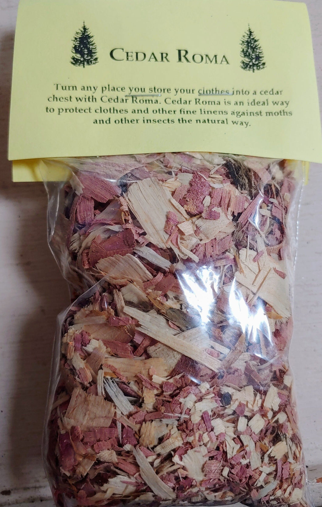 Cedar Chips - Cedar Aroma - Protect your Clothes against Moths