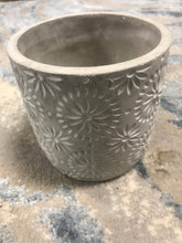 Load image into Gallery viewer, 5 inch planter Cement Etched Flower Design Indoor Pot