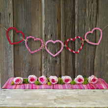 Load image into Gallery viewer, Valentine&#39;s Day Heart Chain Garland |  7.5&quot; X 7&quot; inches