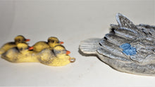 Load image into Gallery viewer, Pond Floaters | Mother Duck and ducklings