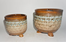 Load image into Gallery viewer, textured ceramic planter with 3 feet each, choose from small or large