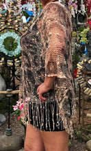 Load image into Gallery viewer, Women&#39;s Leopard Print Crocheted Shawl