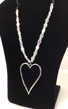 Load image into Gallery viewer, Open Heart Necklace