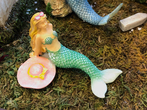 Fairy Garden Mermaid Sunbathing MG294